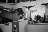 26. září 1938: Berlínský sportovní palác. Adolf Hitler vystupuje ve zcela zaplněném sále k "sudetské krizi".