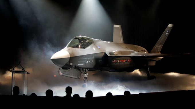 F-35: Neviditelný letoun, co umí zaútočit na Moskvu a stojí 35 tisíc dolarů na hodinu