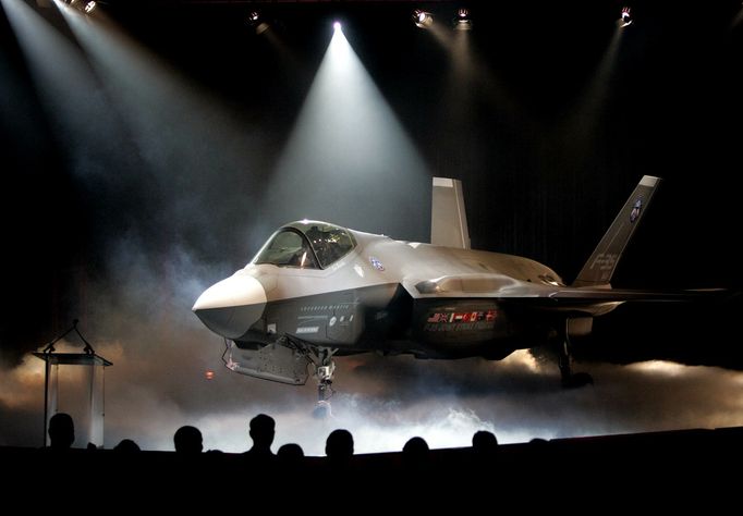 Americký stíhací letoun F-35 Lightning II na archivním snímku.