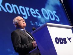 Na kongresu ODS opustil Václav Klaus svoji stranu. Co řekne u socialistů?