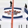 Před startem NHL: příprava ledové plochy v aréně Winnipegu
