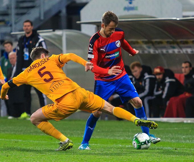 EPL, Plzeň-Dukla: Tomáš Hořava - Marek Hanousek