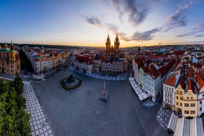 Průřez tvorbou externího fotografa Radoslava Vnenčáka za rok 2024.