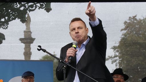 Věřím, že naše strana PRO bude dál růst, toto je jen začátek, prohlašuje nový poslanec a šéf PRO Jindřich Rajchl.