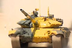 Video: Biatlon na bitevním poli. Terče sestřelují tanky, vítězí v něm Rusové, účastní se i Zimbabwe