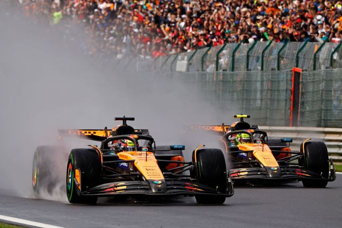 Oscar Piastri a Lando Norris, McLaren ve VC Belgie formule 1 2025