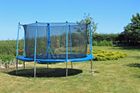 Zahradní trampolína nabízí zábavu pro děti i dospělé