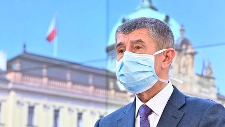 Petici proti Babišovi jsem podepsal. Jít pomoci je teď ale důležitější, říká Blatný