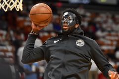 Maskovaný démon Embiid pomohl basketbalistům Philadelphie k vítězství v Miami