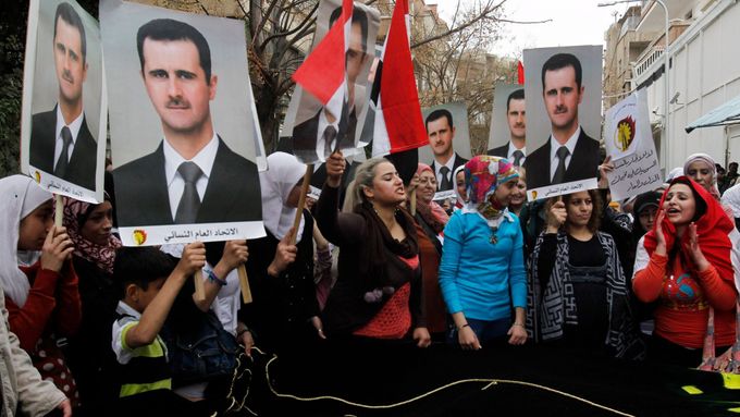 Proti Asadovu režimu můžeme mít velké výhrady, upozorňovat na zločiny, ale to je vše, co s tím můžeme dělat. Pokud chceme konflikt vyřešit, jdou tyto věci bohužel stranou, říká Břetislav Tureček.