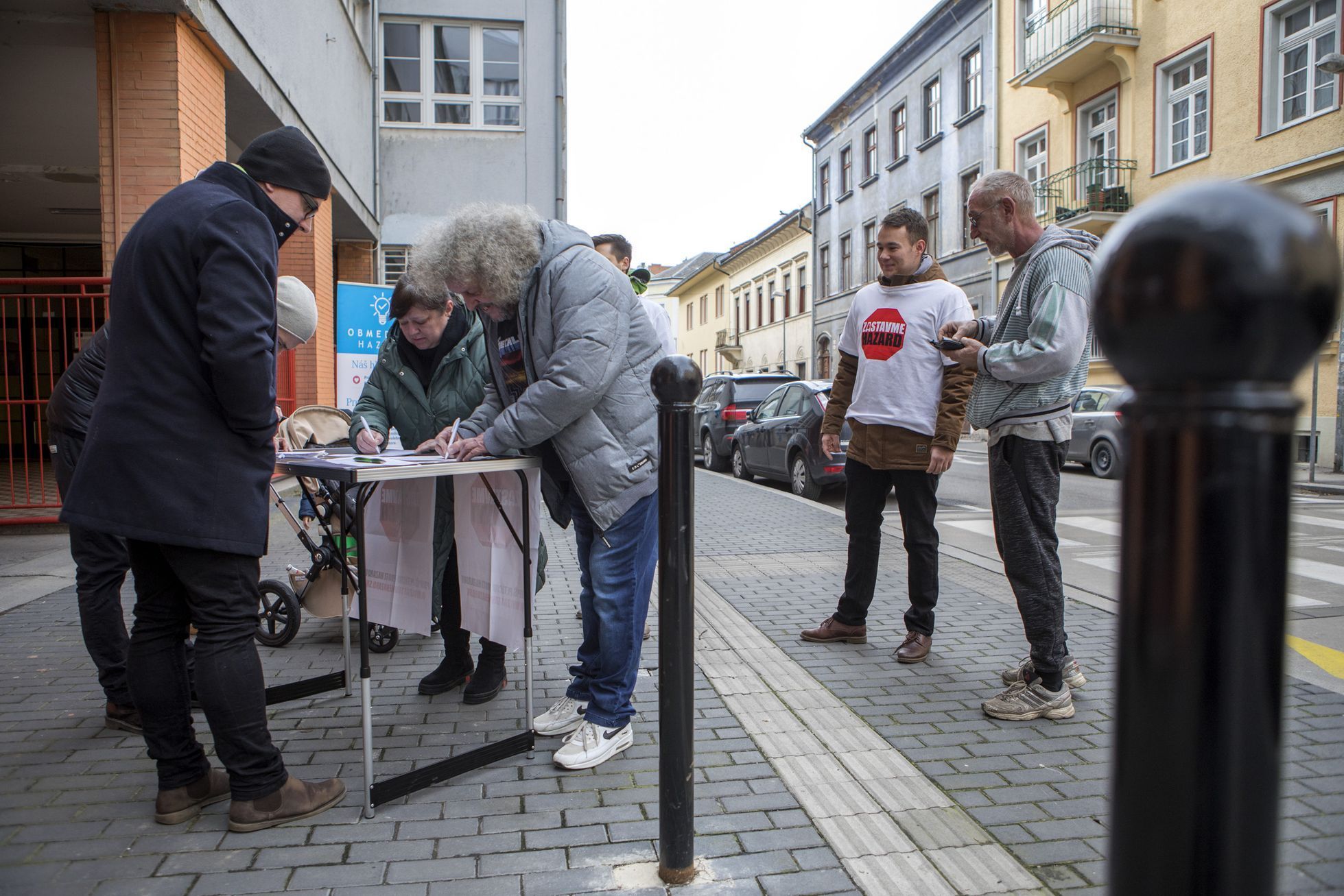slovensko volby volební místnost petice