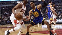 NBA: Golden State Warriors vs. Chicago Bulls (Dwyane Wade (3), Patrick McCaw)