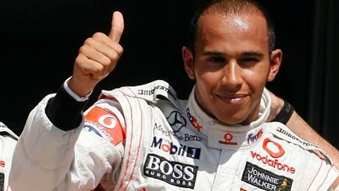 Lewis Hamilton ovládl první páteční trénink