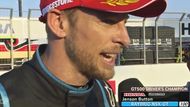 V Hondě NSX-GT se startovním číslem 100 si po boku Japonce Naokiho Jamamota v neděli vybojoval pro své první velké vítěství po devítileté pauze Jenson Button. Ano, nemýlíte se, je to mistr světa F1 2009.