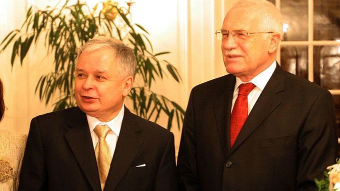 Kaczyński loni v prosinci v Lánech.