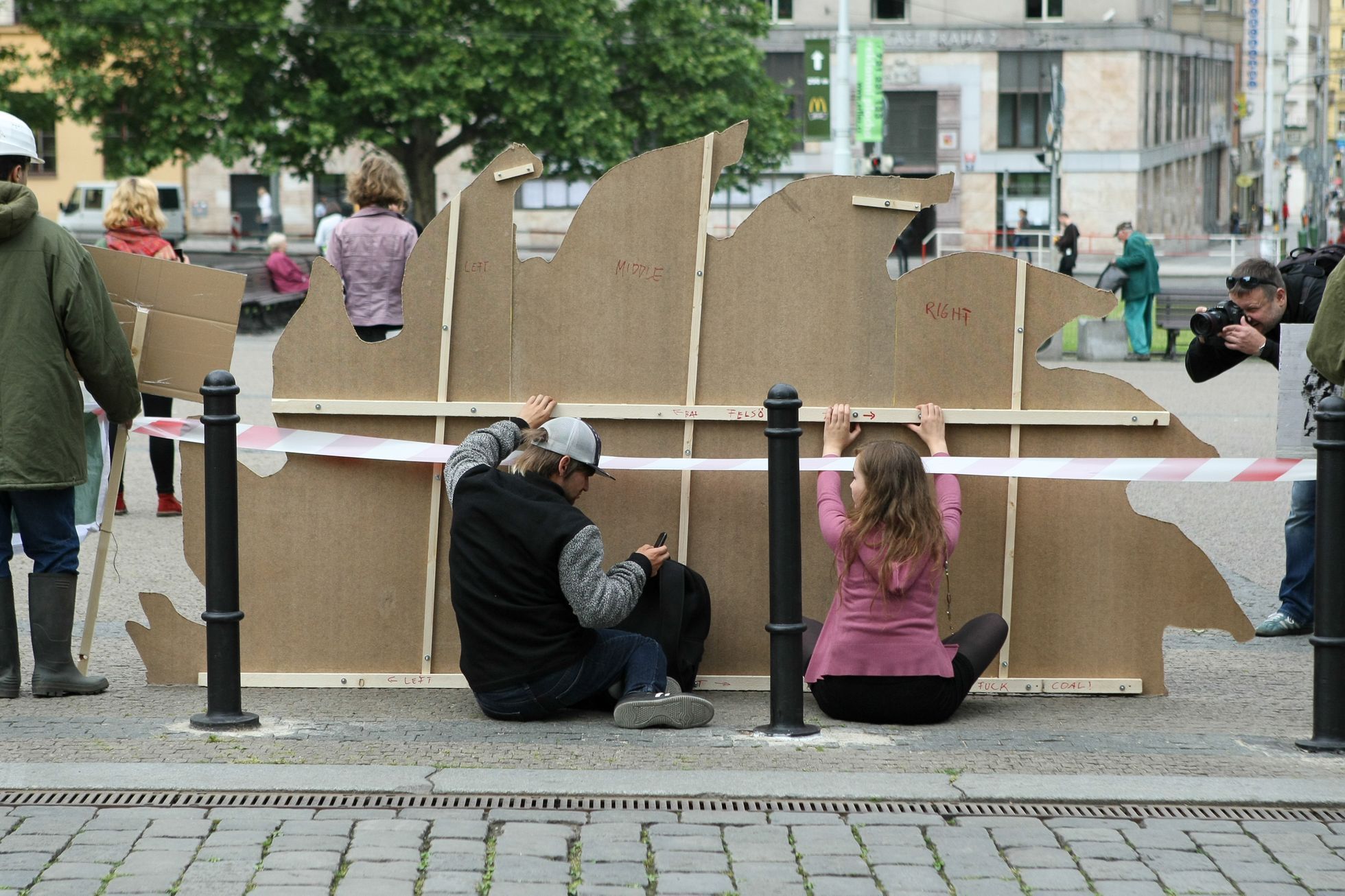 Limity jsme my - happening proti prolomení těžebních limitů - Praha