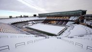 Sníh pokryl také fotbalový stadion TCF Bank Stadium na Univerzitě v Minnesotě v Minneapolis.