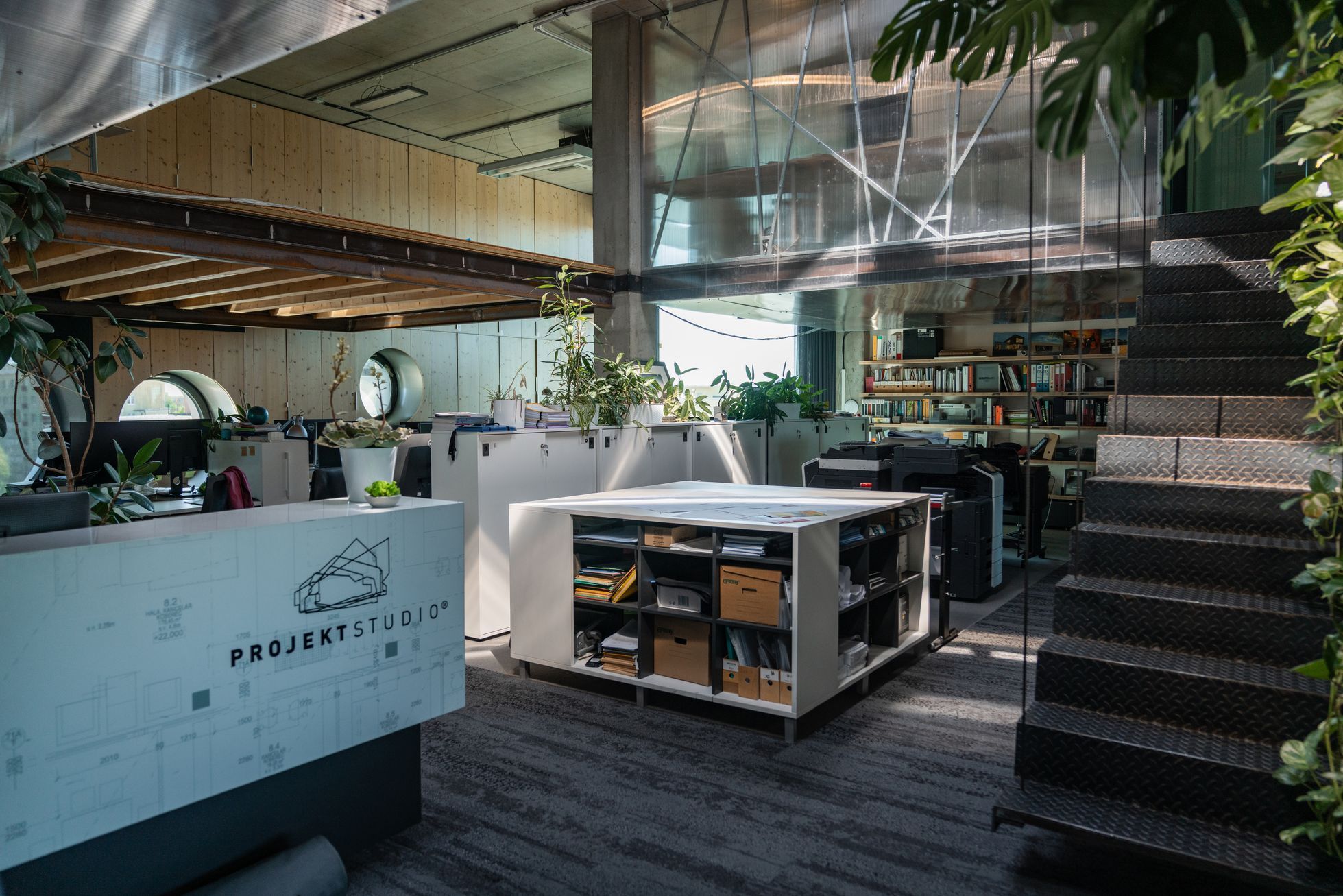 Paskov, rekonstrukce, budova, firma