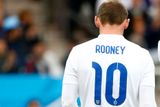 Wayne Rooney se na světovém šampionátu potýká se střeleckou smůlou, v předchozích devíti zápasech se ještě ani jednou netrefil za záda soupeřova brankáře.