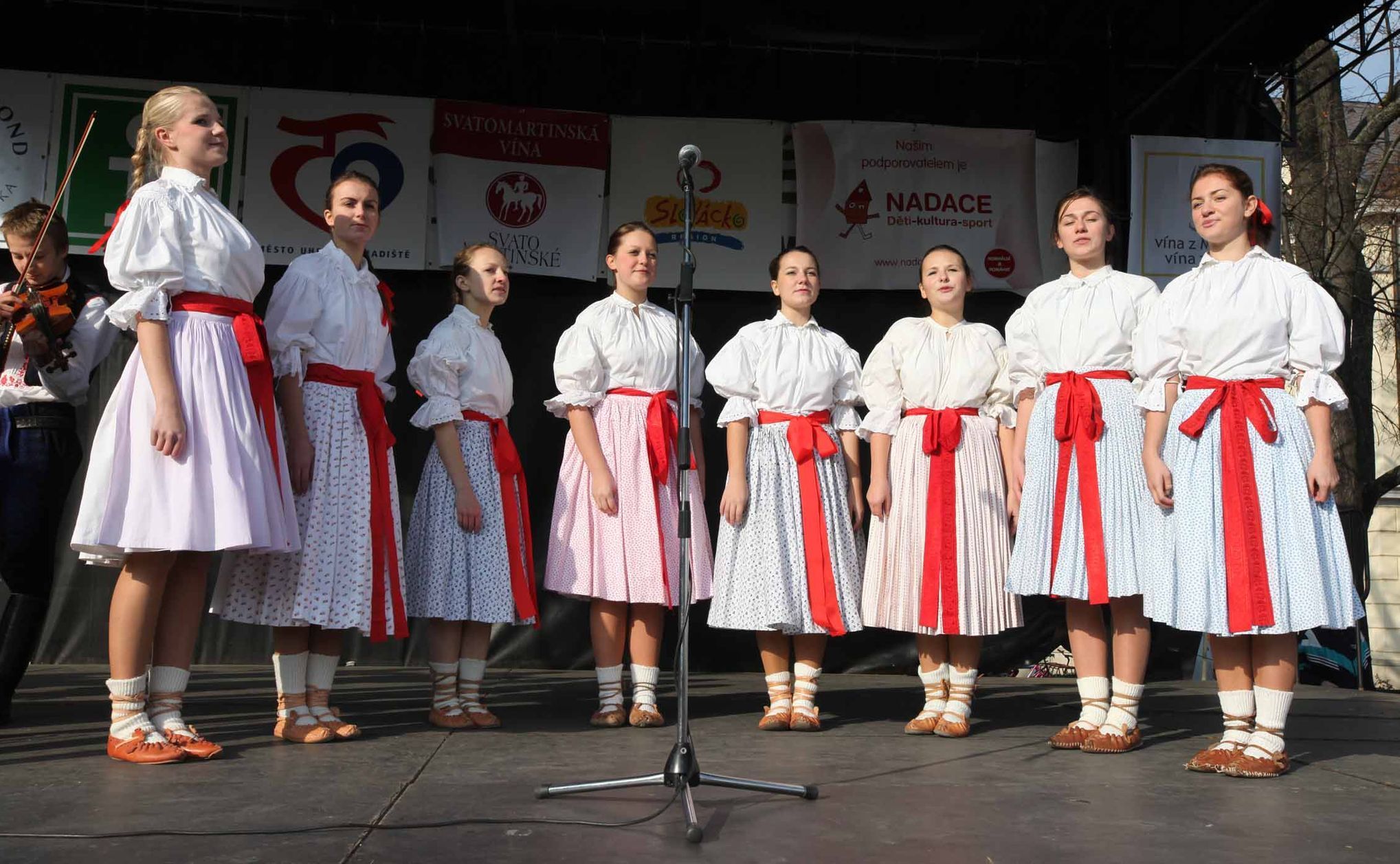 Svatý Martin přivezl k požehnání letošní mladá vína