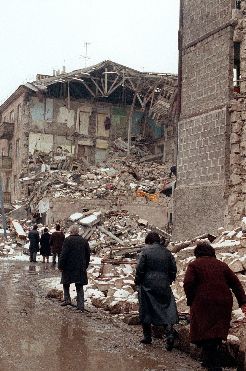 Спитак сколько погибших. Армения Спитак землетрясение 1988 город. Землетрясение в Армении в 1988. Землетрясение 7 декабря 1988 Армения Ленинакан.