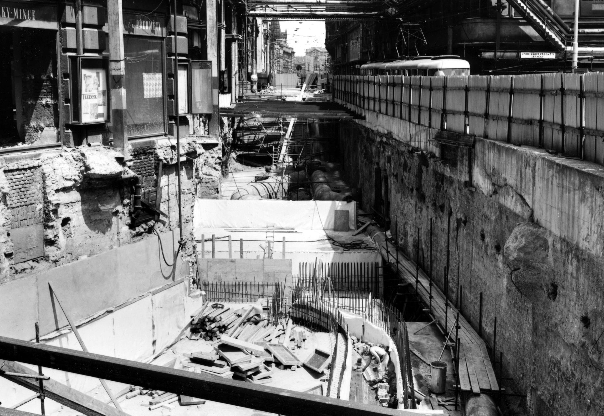 Metro B