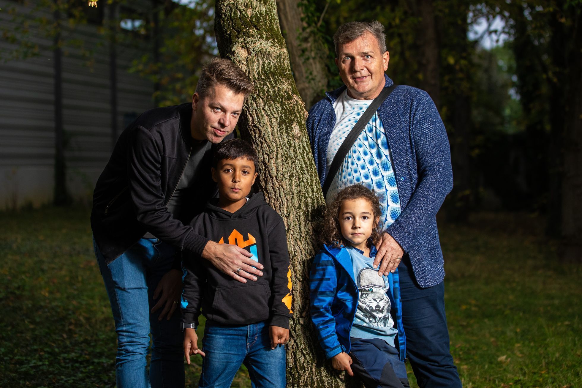 Ivo a partner Jakub, gay pěstouni se svými dvěma dětmi