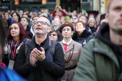 Na tři akce k výročí 17. listopadu dorazilo do centra Prahy přes 200 tisíc lidí