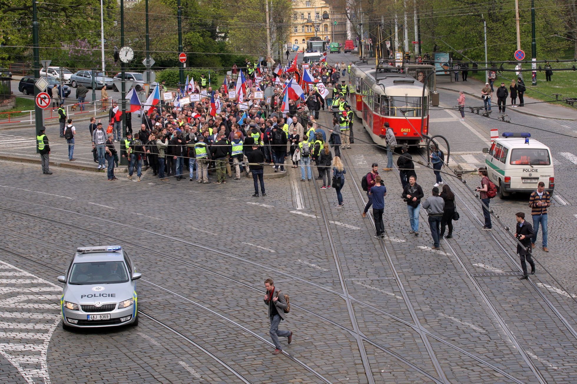 Blok proti islámu demonstruje na 1. máje