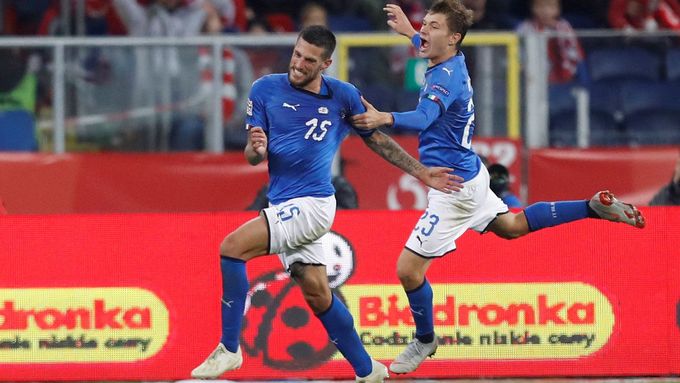 fotbal, Liga národů 2018/2019, Polsko - Itálie, Cristiano Biraghi (vlevo) slaví vítězný gól s Nicolou Barellou