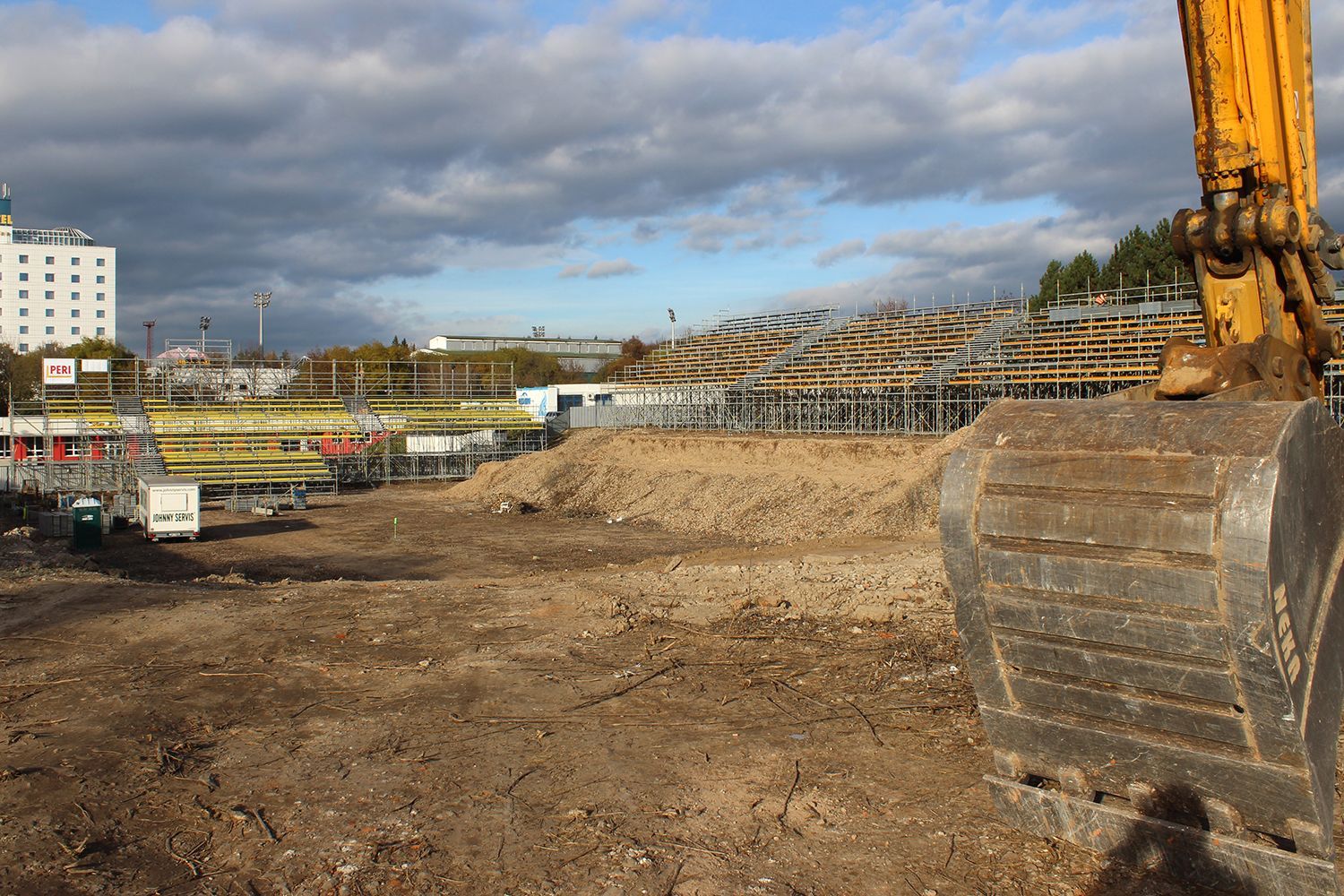 Za Lužánky se vrací hokej. Takhle rostou tribuny pro open air Komety