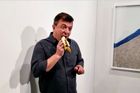 Umělec David Datuna snědl banán za 150 tisíc dolarů