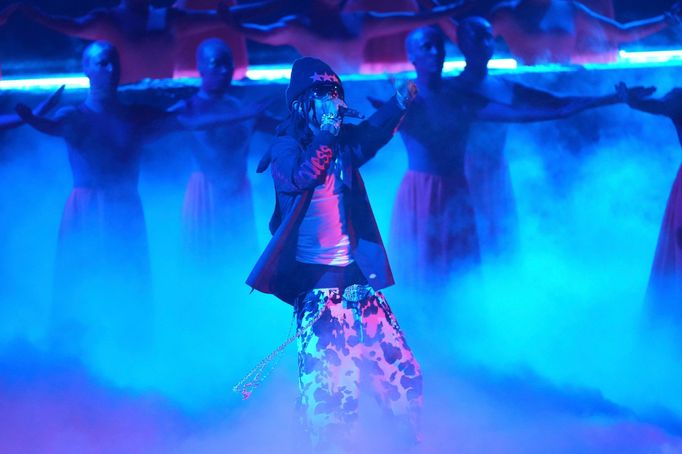 Součástí ceremoniálu bylo i vystoupení rapera, který si říká Playboi Carti.