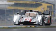 Těmi nejrychlejšími byly i v neděli piloti vozů  Audi R18 e-tron quattro,...