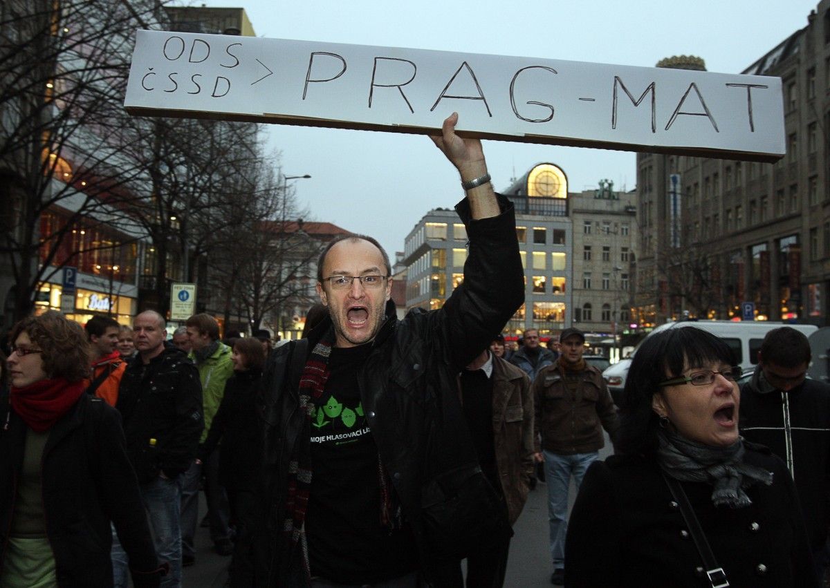 Praha na nohou, demonstruje proti politikům ODS-ČSSD