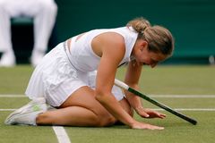 "Poprvé se nikdo neptal na Rusy." Ukrajinka na Wimbledonu padla na trávu v slzách