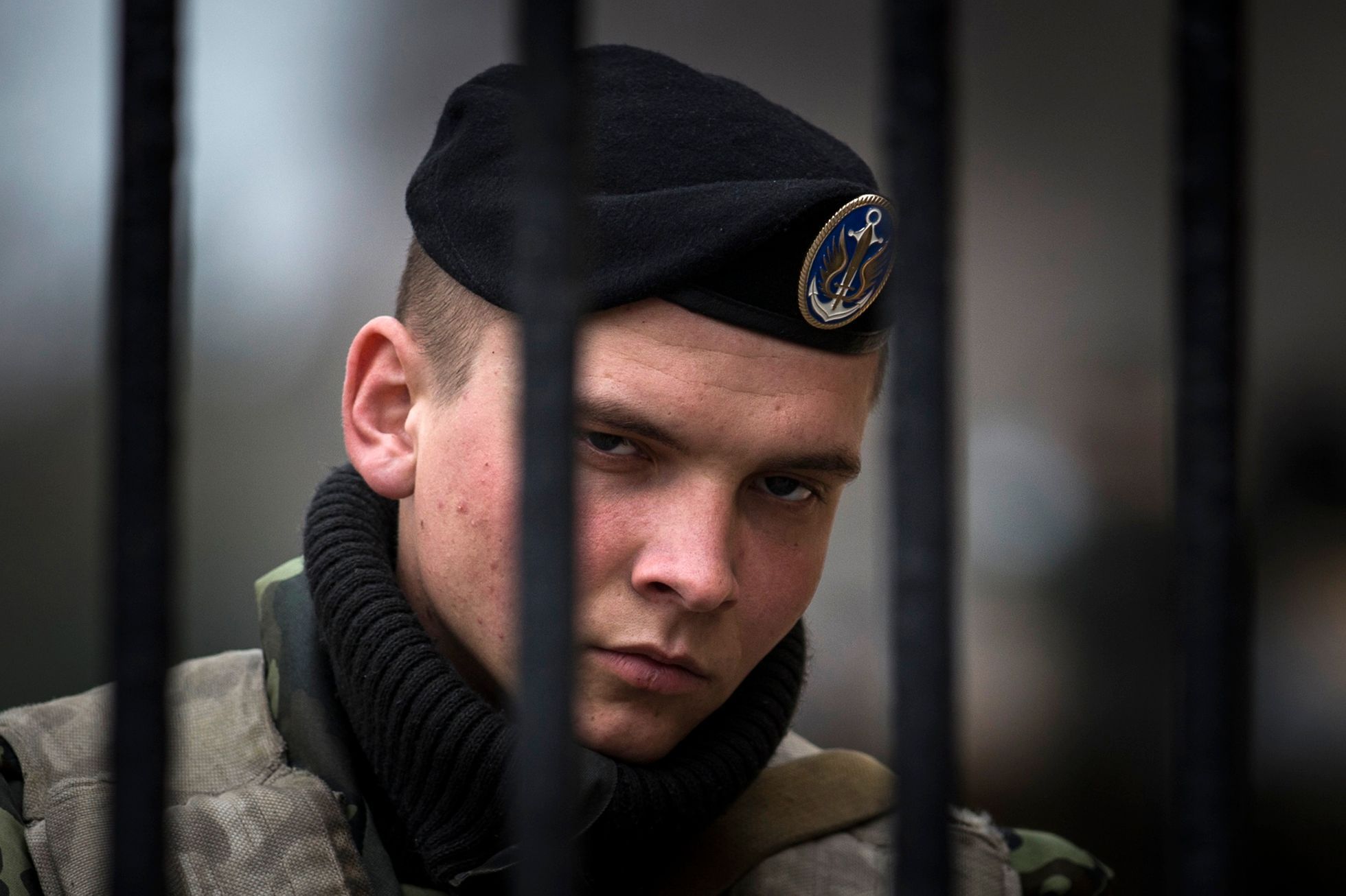 Ukrajina - Krym - Kerč - ukrajinský voják - 5. 3. 2014