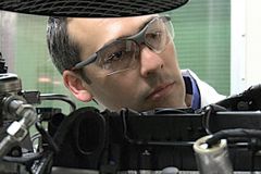 Zaměstnání, o kterých byste nevěřili, že existují. Podívejte se, čím se lidé od aut mohou také živit