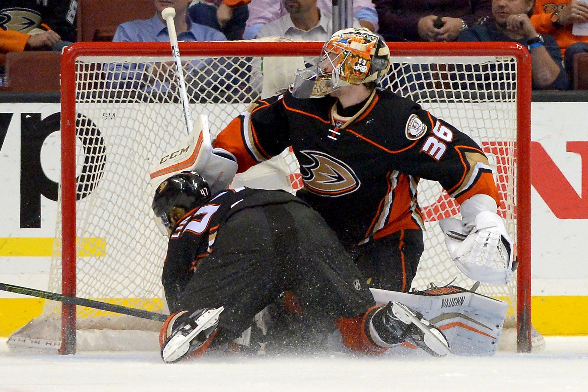 John Gibson (Anaheim Ducks) v NHL 2015-16