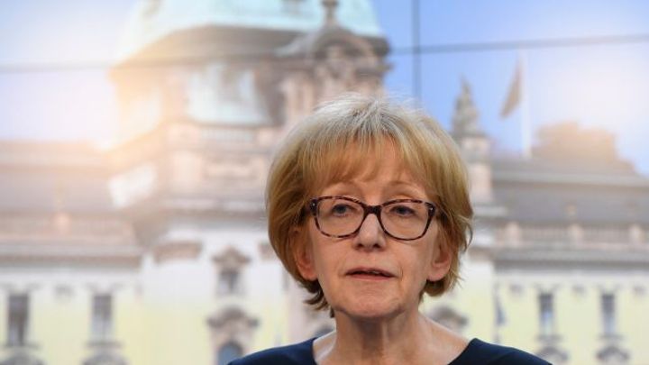 Válková se kvůli spolupráci s Urválkem kandidatury na ombudsmanku nevzdá