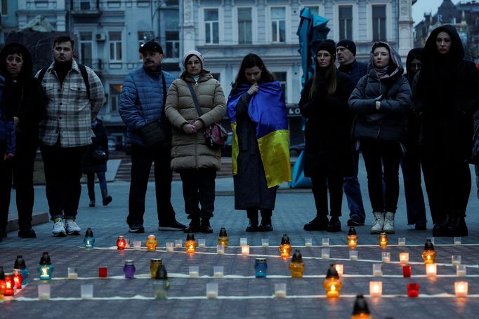 Ruskem okupované ukrajinské město Mariupol rok od útoku na tamní divadlo.