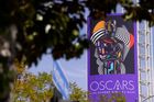 Pouták na letošní ceny Oscar nedaleko Dolby Theatre v Los Angeles, kde se uskuteční část ceremoniálu.