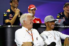 Těsně před začátkem sezony F1 zemřel šéf závodů Whiting