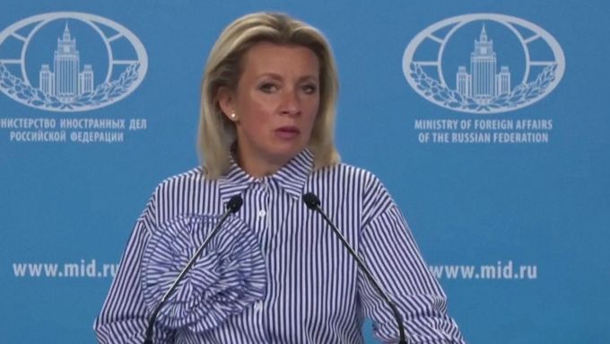 Mluvčí ruského ministerstva zahraničí Marija Zacharovová ukrajinského prezidenta podle agentury AFP označila za "odpad".