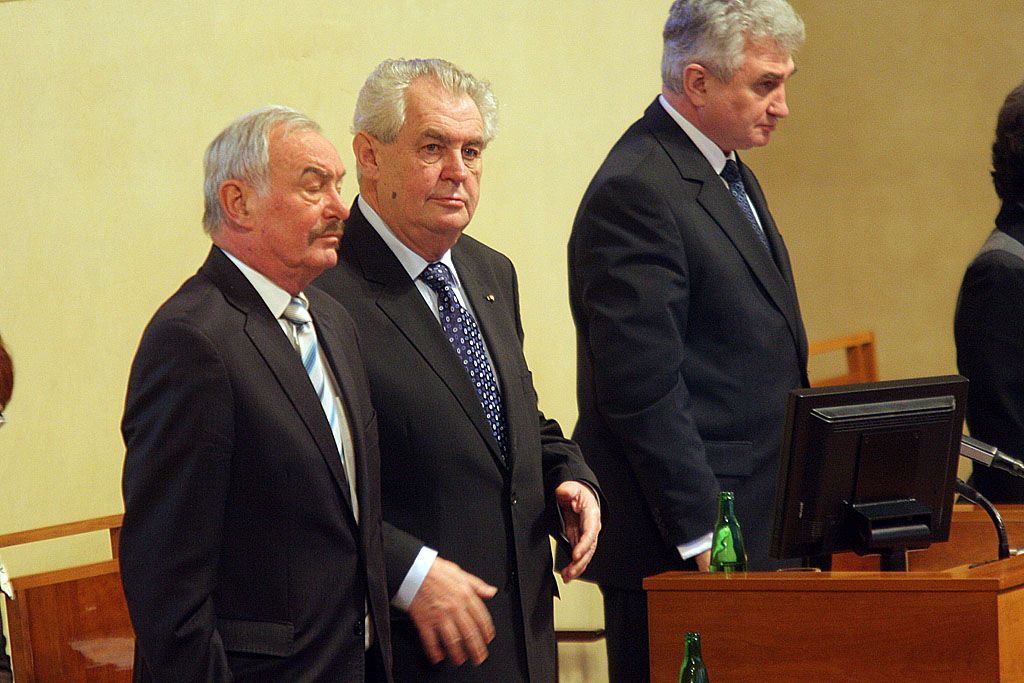Zeman v senátu