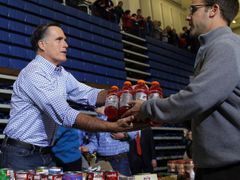 Kandidát republikánů Romney přeměnil předvolební mítink v 