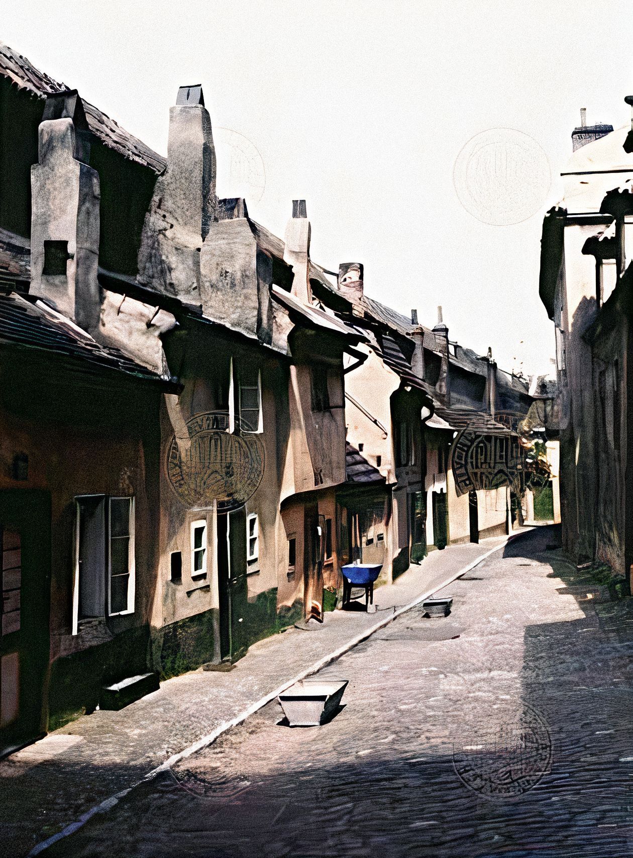 Tenkrát, Praha, historie, Domácí