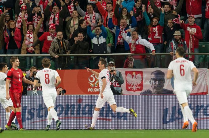 Polsko-ČR: Arkadiusz Milik slaví branku na 1:0