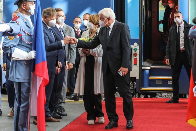 Německý prezident Frank-Walter Steinmeier přijel vlakem na Hlavní nádraží na návštěvu České republiky.