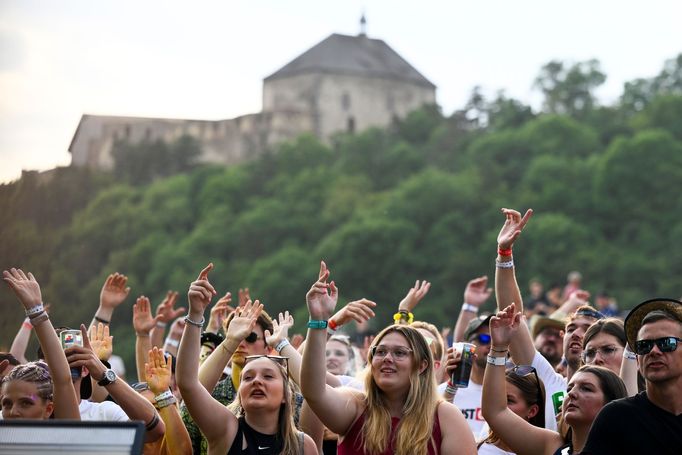 Snímek ze zahájení festivalu Hrady CZ.